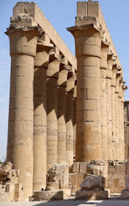 luxor temple columns